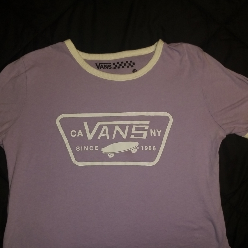 Lilac Van's tshirt